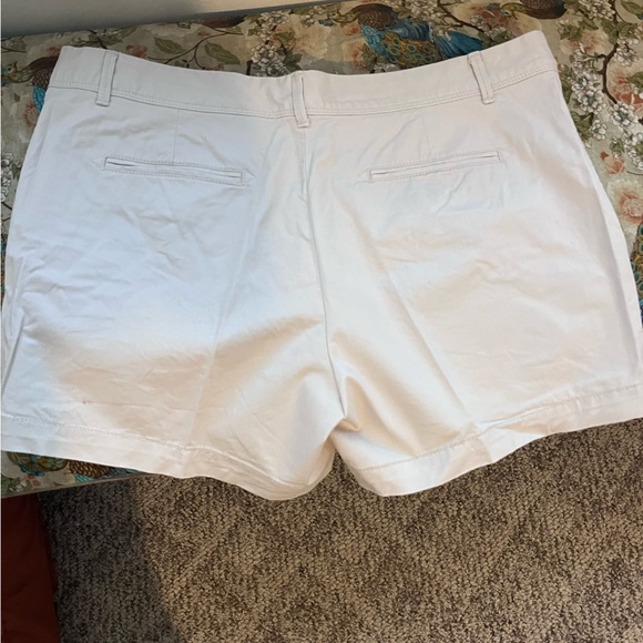 Banana Republic Shorts - Picture 2 of 2